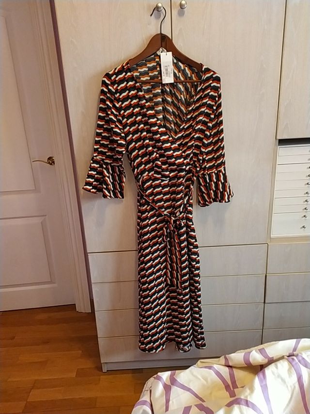 Precioso vestido nuevo con etiquetas, talla M, en