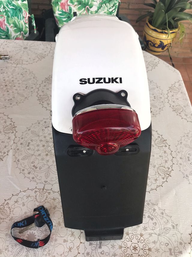 Guardabarros trasero Suzuki van van 125