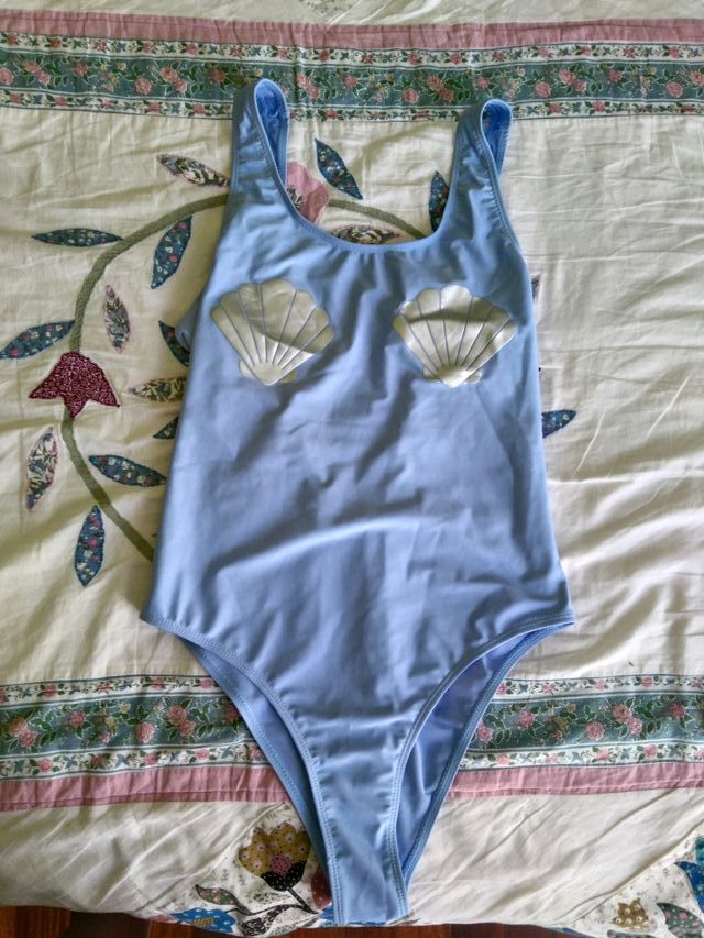 Bañador estilo La Sirenita de Primark colr lavanda