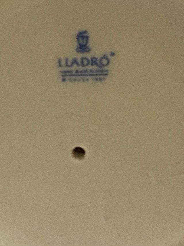 Figura de Lladró - Niña amante de los gatitos