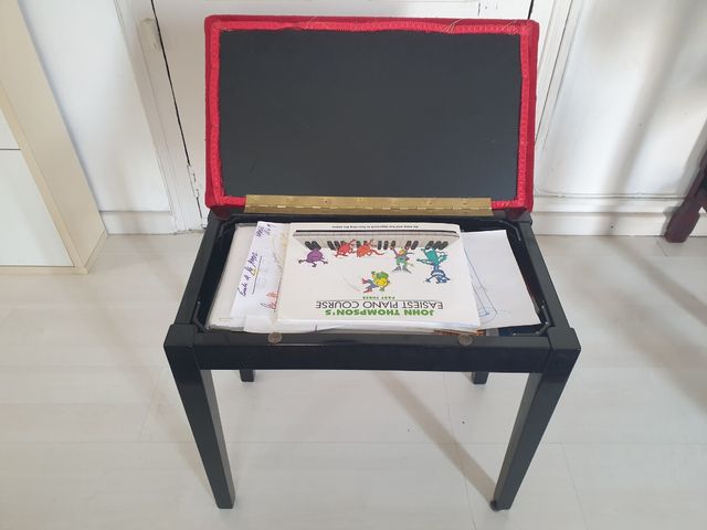Banco de piano de segunda mano por 55 € en Barcelona en WALLAPOP