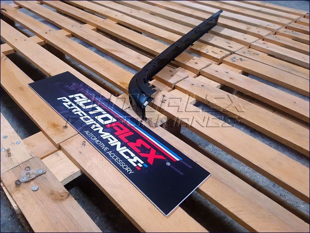 Moldura Trasera IZQ PDC BMW E38