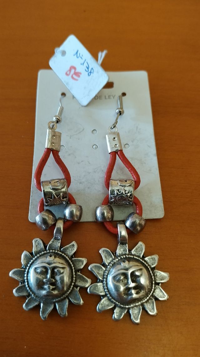 Pendientes cuero y zamak