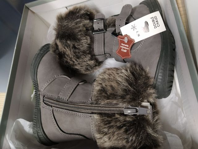 sin estrenar preciosas botas niña