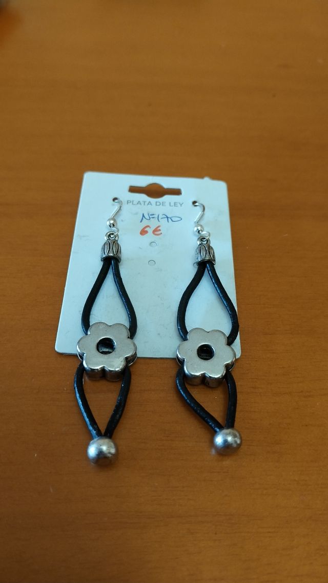 Pendientes cuero