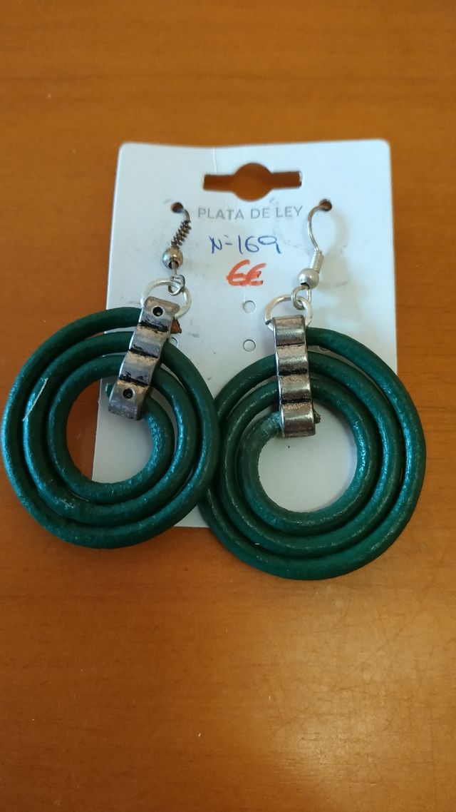 Pendientes cuero