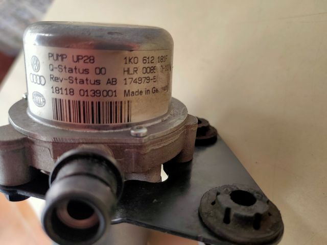 Depresor de freno, bomba de vacío 1K0612181F