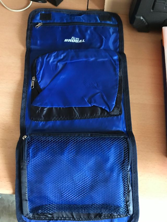 Bolsa de baño NUEVA marca Ron Brugal
