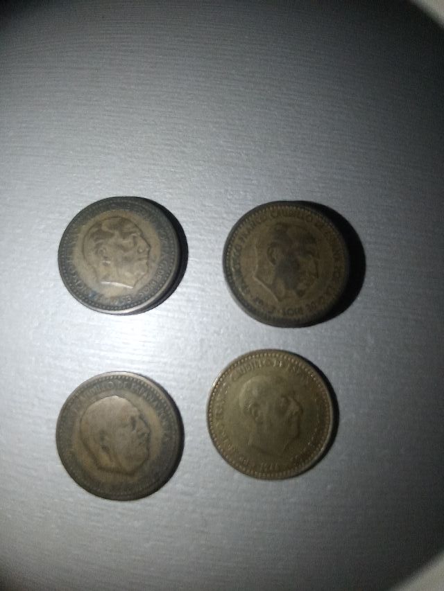monedas de peseta con franco