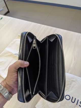 Cartera de Mano Hombre Louis Vuitton de segunda mano por 399 EUR en  Marratxí en WALLAPOP