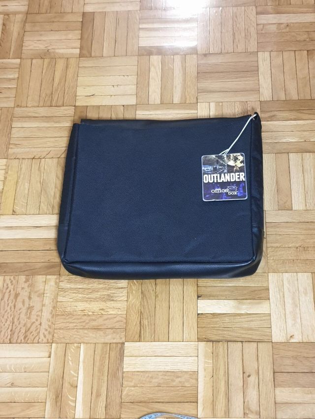 BORSA A TRACOLLA NERA NUOVA CON ETICHETTA