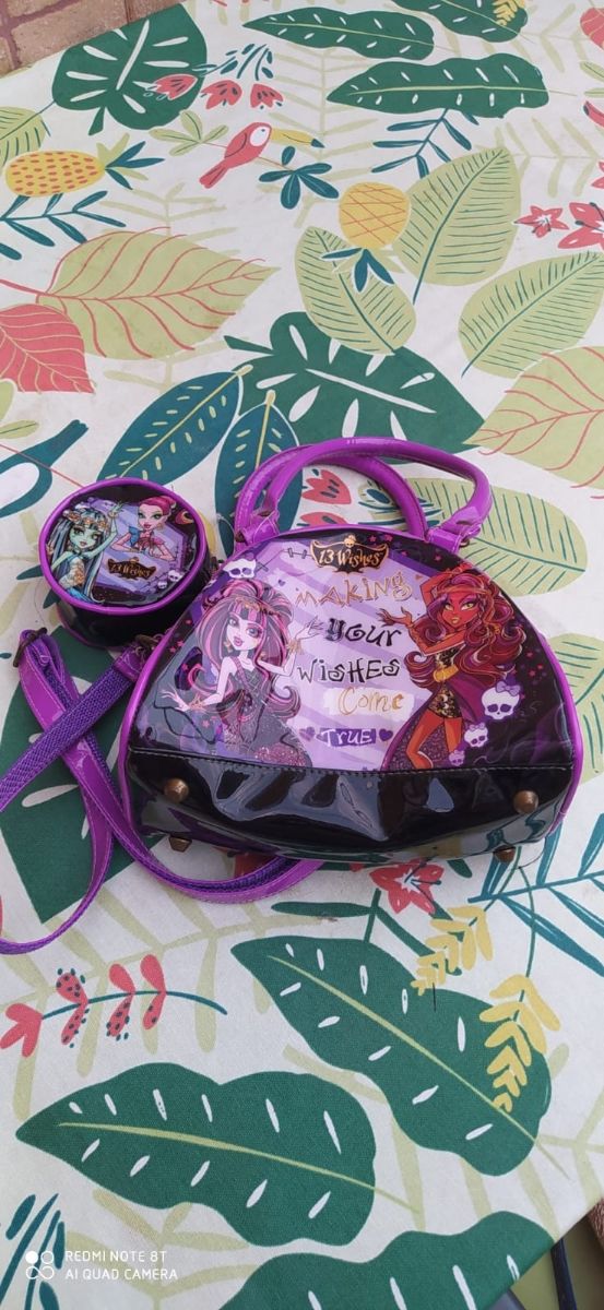 Bolso Monsters High solo por 10 