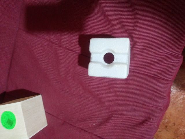 la lampara esta en perfecto estado, se regalan dos