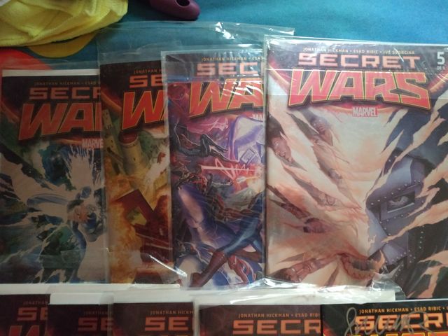 Marvel Secret Wars portada metalizada.