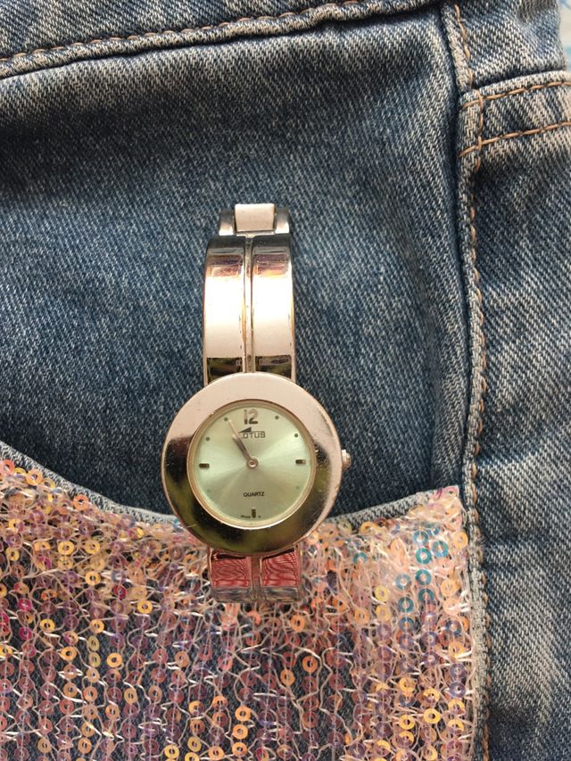 Reloj lotus