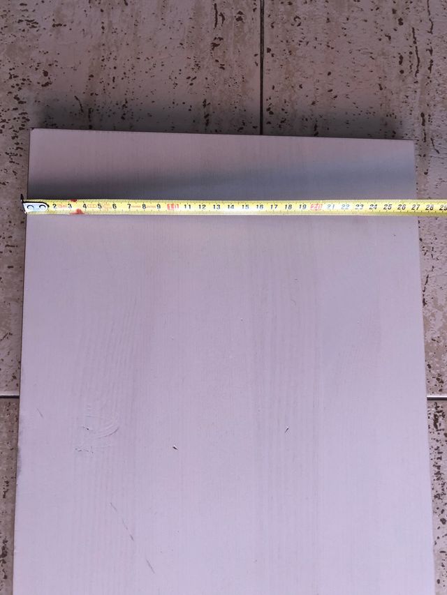 Estantería con soportes