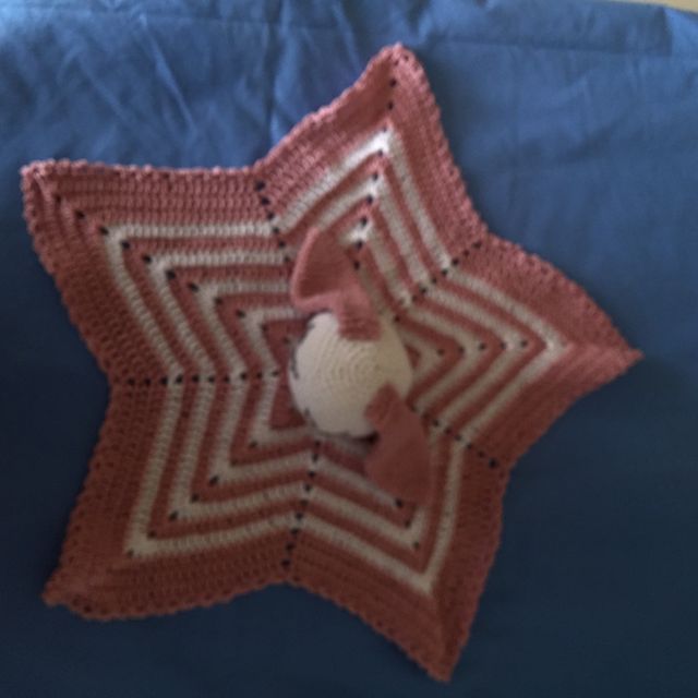 Manta de apego conejita Amigurumis 