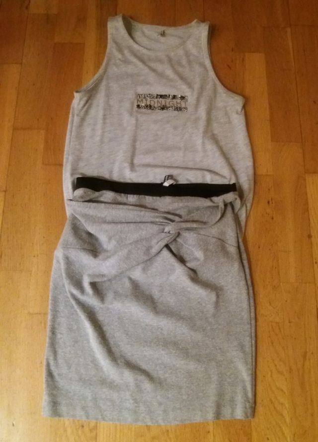 Conjunto camiseta + falda de Stradivarius