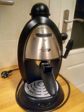 Cafetera Taurus 800w. de segunda mano por 14 EUR en Madrid en WALLAPOP