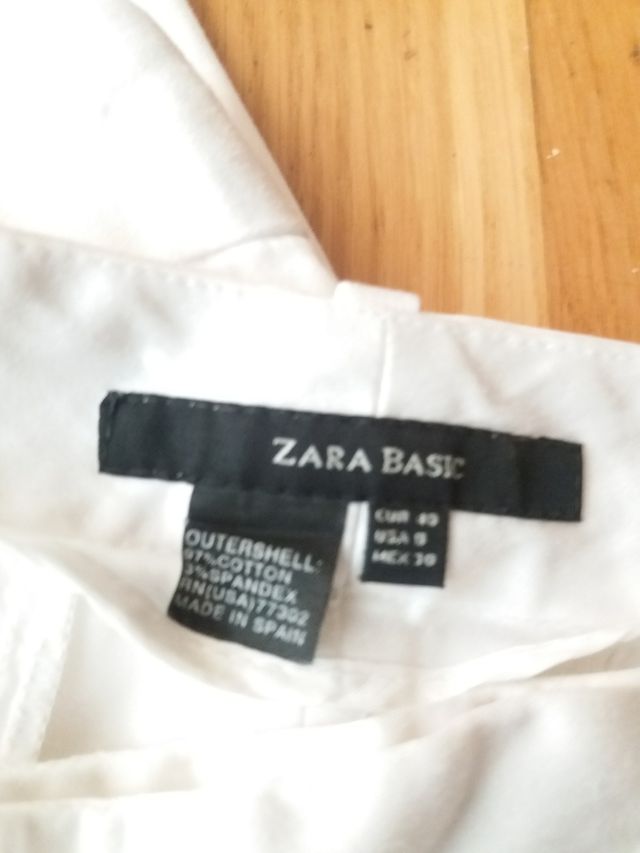 Pantalon blanco de Zara