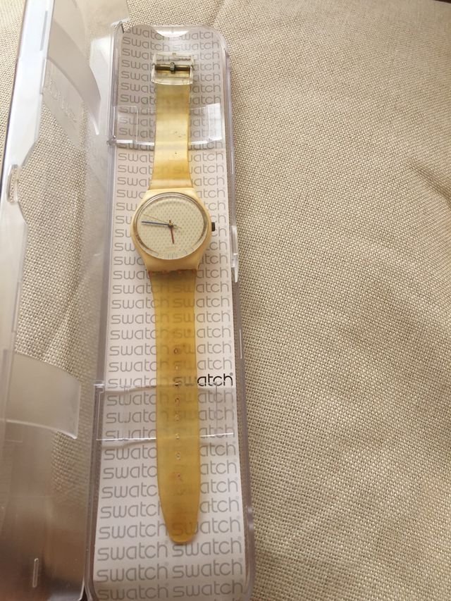 Reloj  Swatch blanco