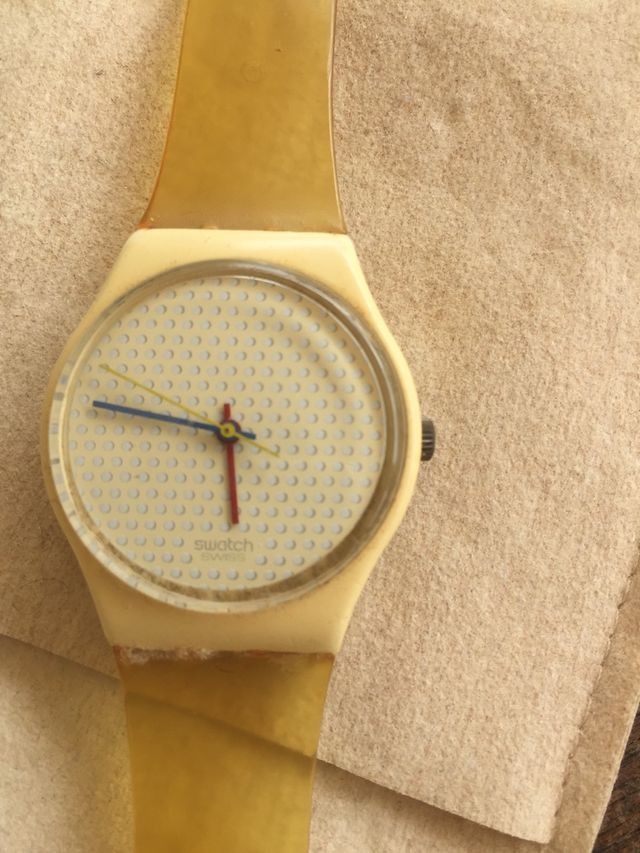 Reloj  Swatch blanco