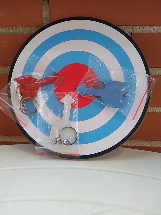 guardallaves + 3 llaveros diana