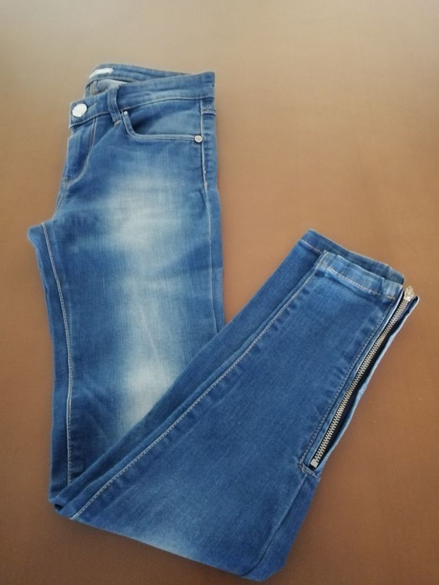 Jeans Low Waist efecto lavado. Talla 34.