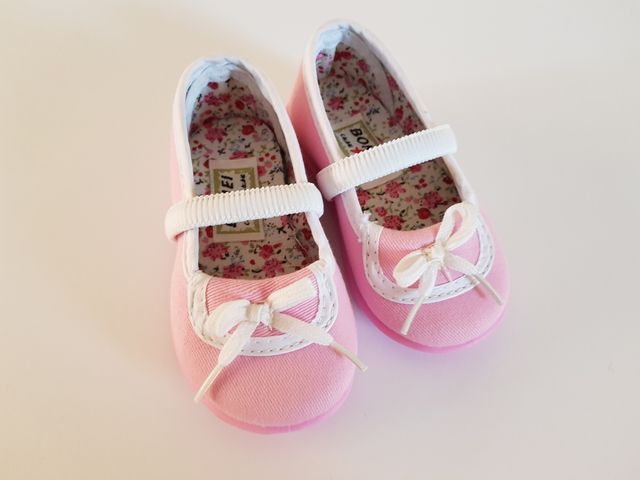 Zapatos de bebé niña a estrenar 7 a 9 meses