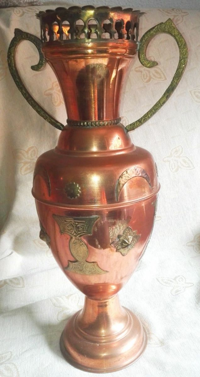 ánfora de cobre y latón antigua