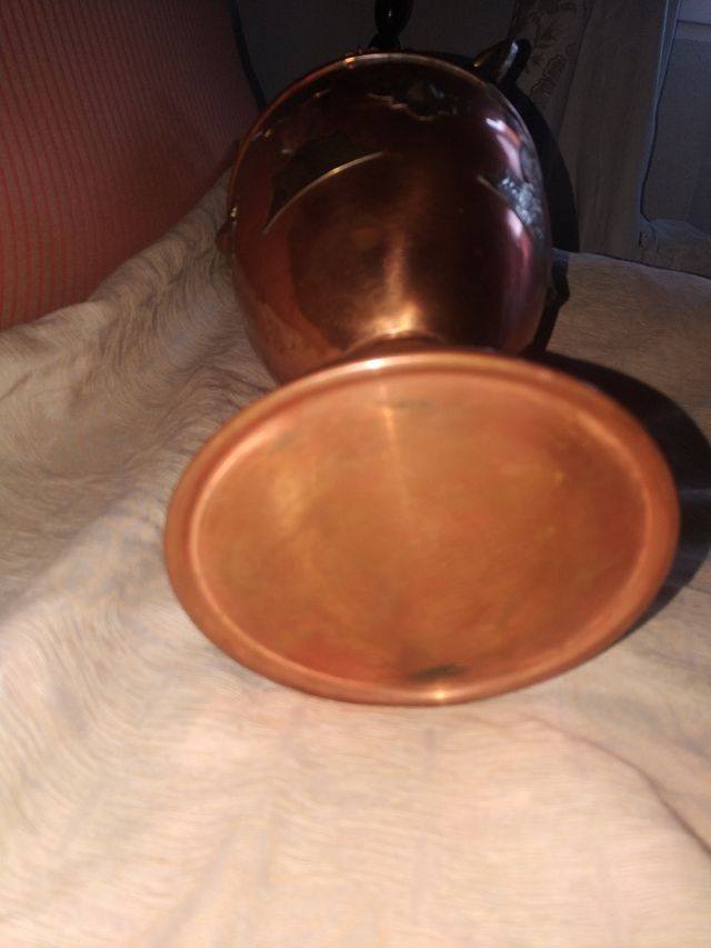 ánfora de cobre y latón antigua