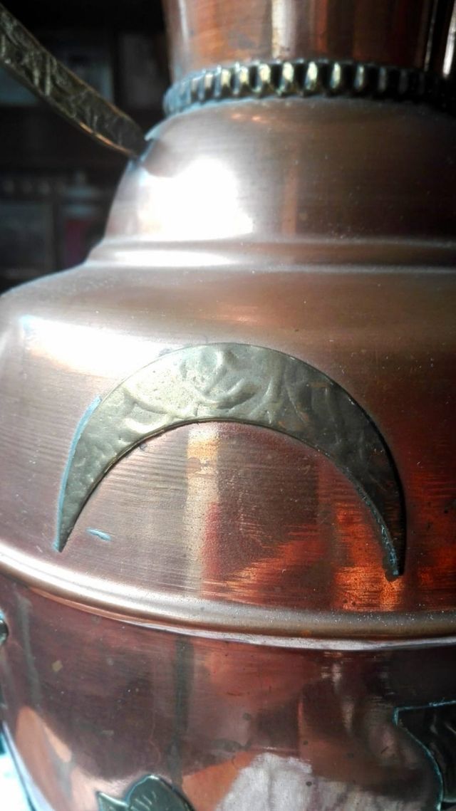 ánfora de cobre y latón antigua