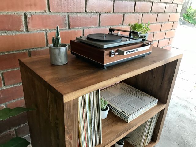 Mueble / Consola Doble Vinilos CHU de segunda mano por 460 EUR en