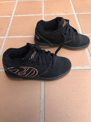 Zapatillas con ruedas HEELYS para niño, talla 38 de segunda mano por 5 EUR  en Sant Cugat del Vallès en WALLAPOP