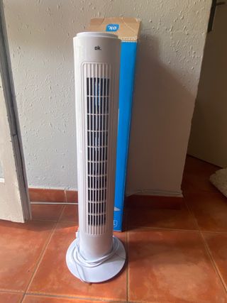 Ventilador de torre de segunda mano por 22 € en Barcelona en Ventilador Torre de segunda mano en Barcelona en WALLAPOP