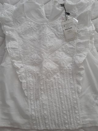 Blusa Stradivarius de segunda mano en Madrid en WALLAPOP Blusa burdeos Stradivarius de segunda mano por 4 € en Madrid