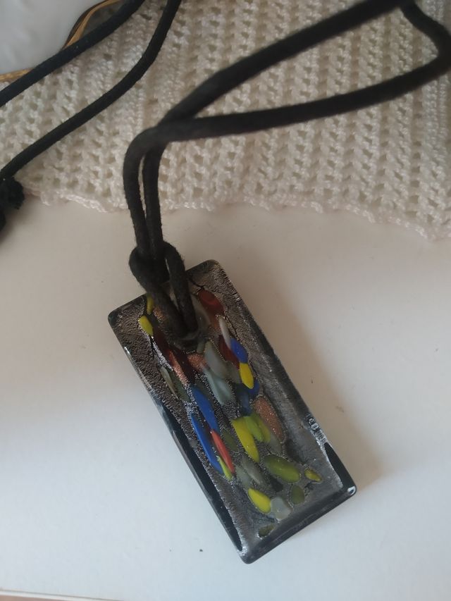 DISEÑO Collar con pieza cristal