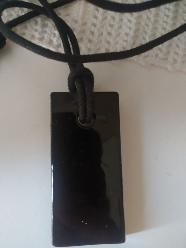 DISEÑO Collar con pieza cristal