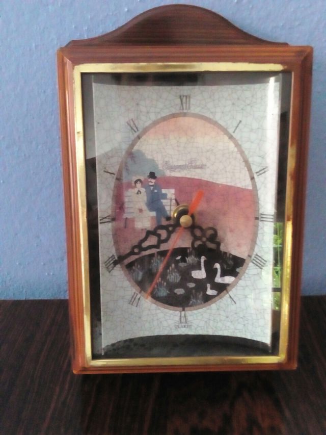 PORTACHIAVI CON CORNICE