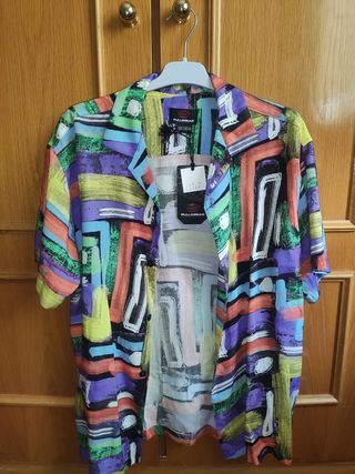 Camisas Zara de segunda mano en la provincia de Castellón en Camisa Estampada Zara de segunda mano por 5 € en Castellón