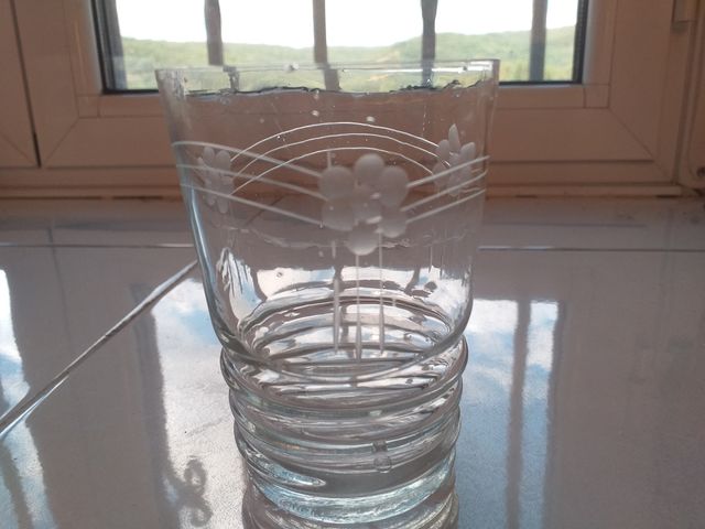 Vasos tallados a mano