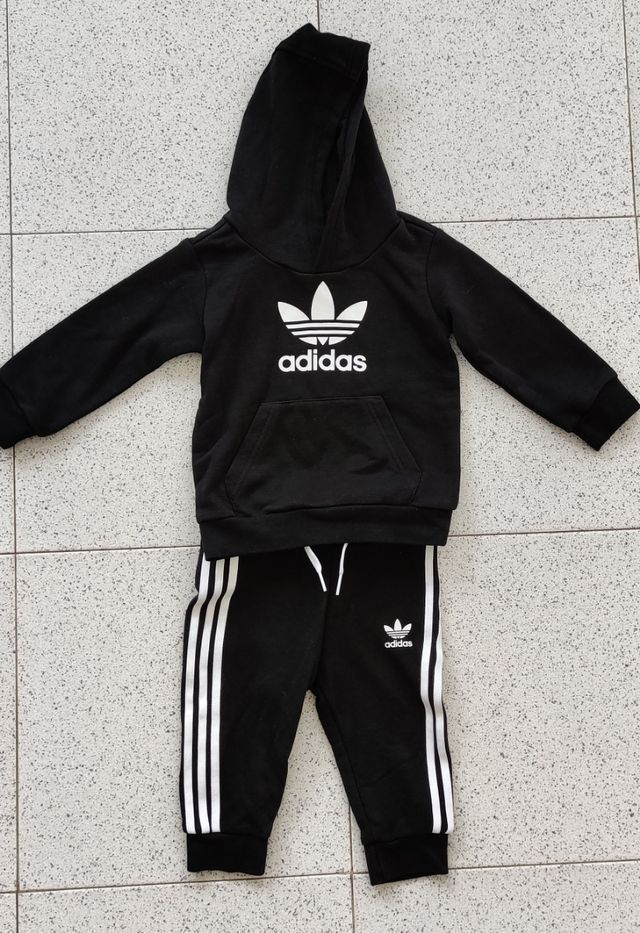 Chip subtítulo temperamento Chándal Adidas original para bebé de segunda mano por 30 € en El Masnou en WALLAPOP Chip subtítulo temperamento Chándal Adidas original para bebé de segunda mano por 30 € en El Masnou en WALLAPOP
