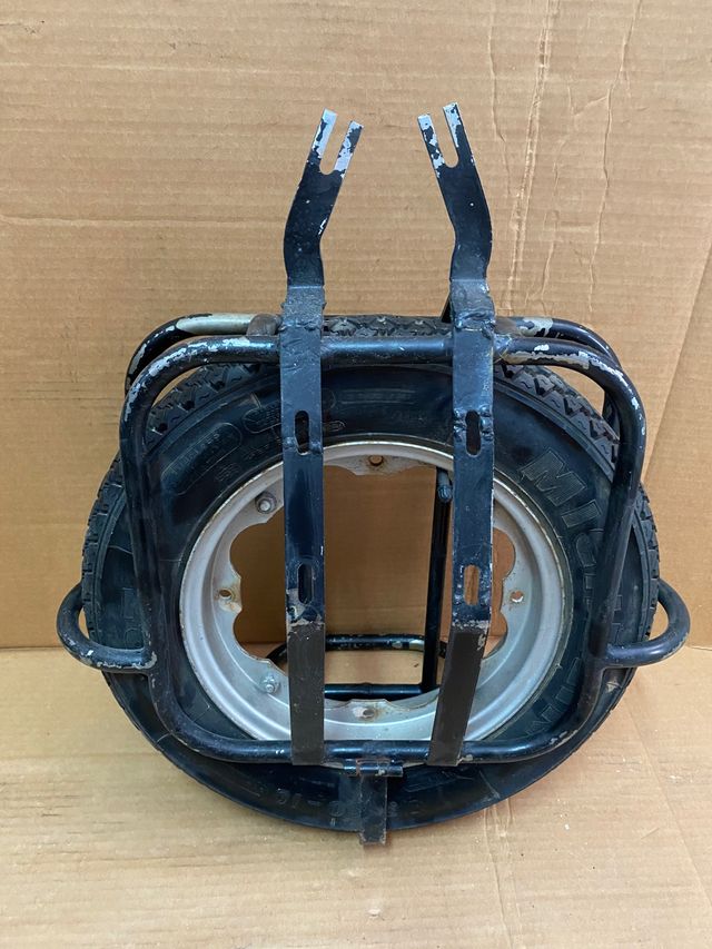 PORTABULTOS, RUEDA RECAMBIO VESPA O LAMBRETA