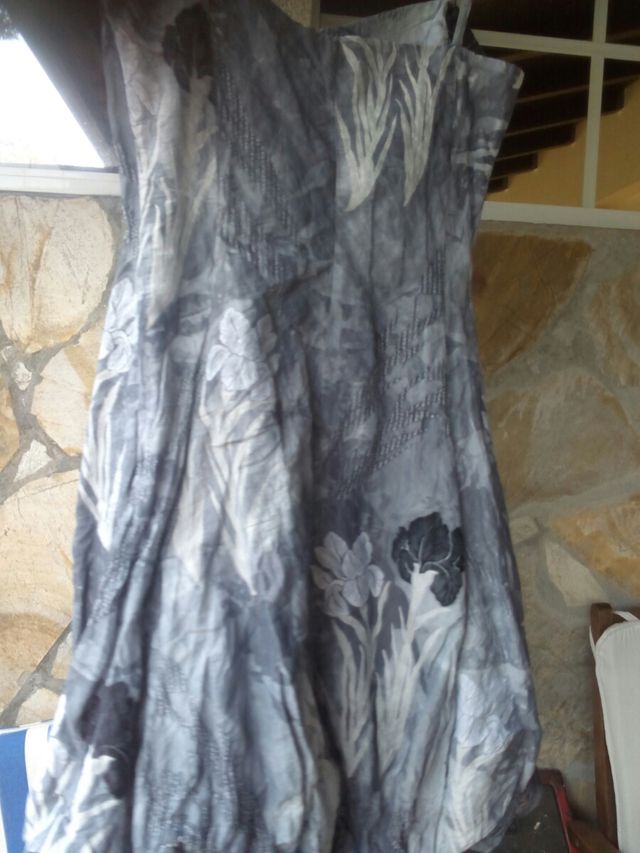 vestido fiesta en tonos grises