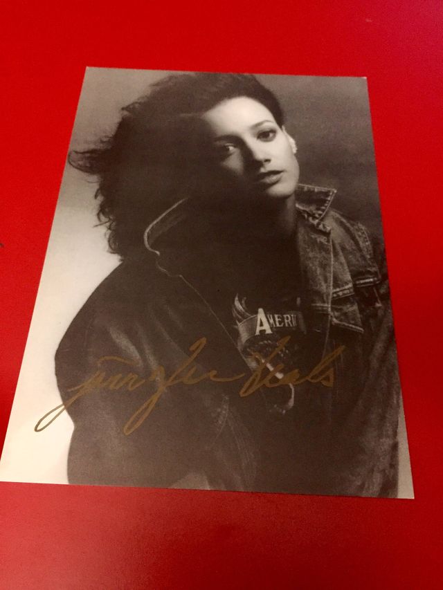 Foto oficial con autógrafo JENNIFER BEALS (2001)