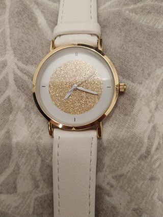 Reloj NUEVO de segunda mano por 10 € en Irun en WALLAPOP Reloj de marca de segunda mano en Irun en WALLAPOP
