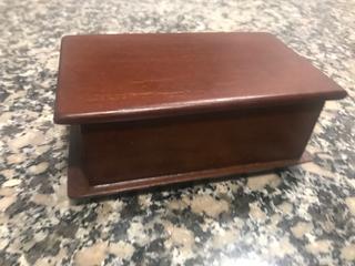 Caja antigua de madera