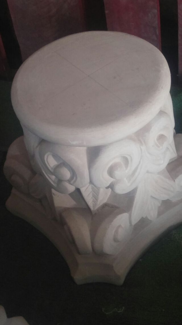 Basa, Capitel, Pilar/piedra arenisca