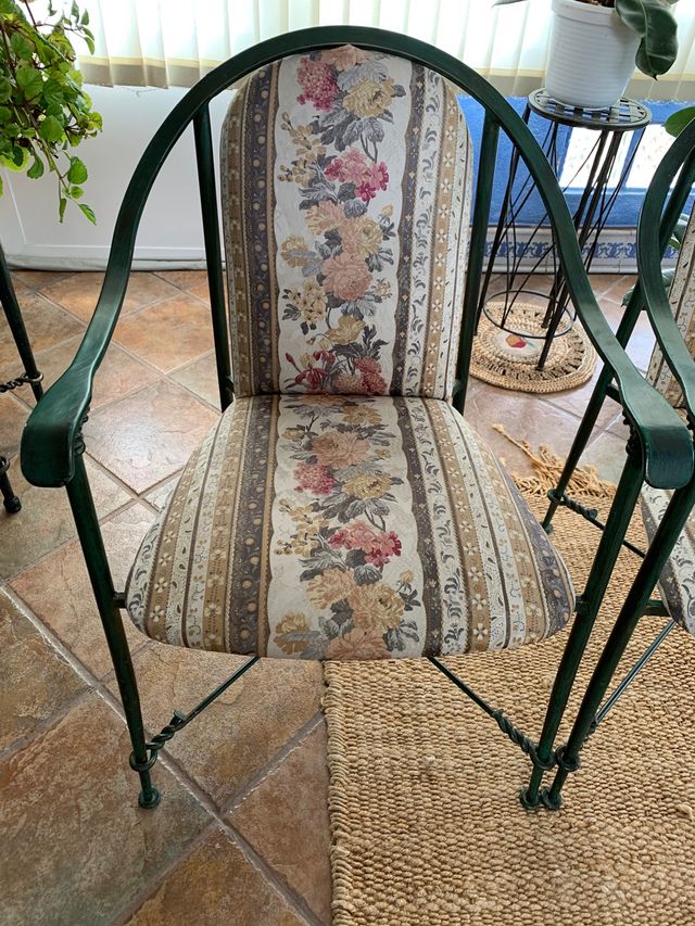 Mesa y sillas de forja y cristal