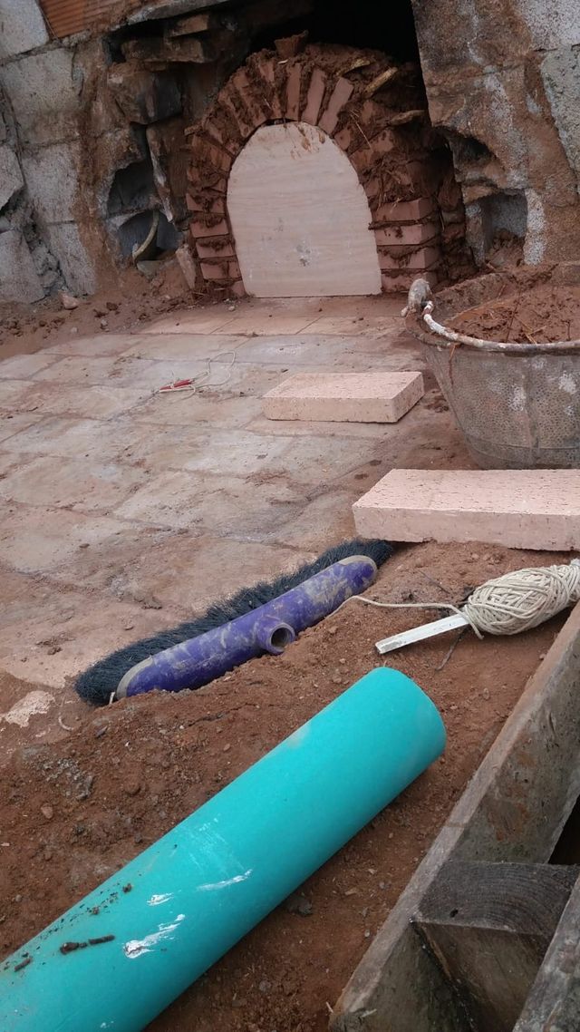 Se hacen hornos artesanales de barro
